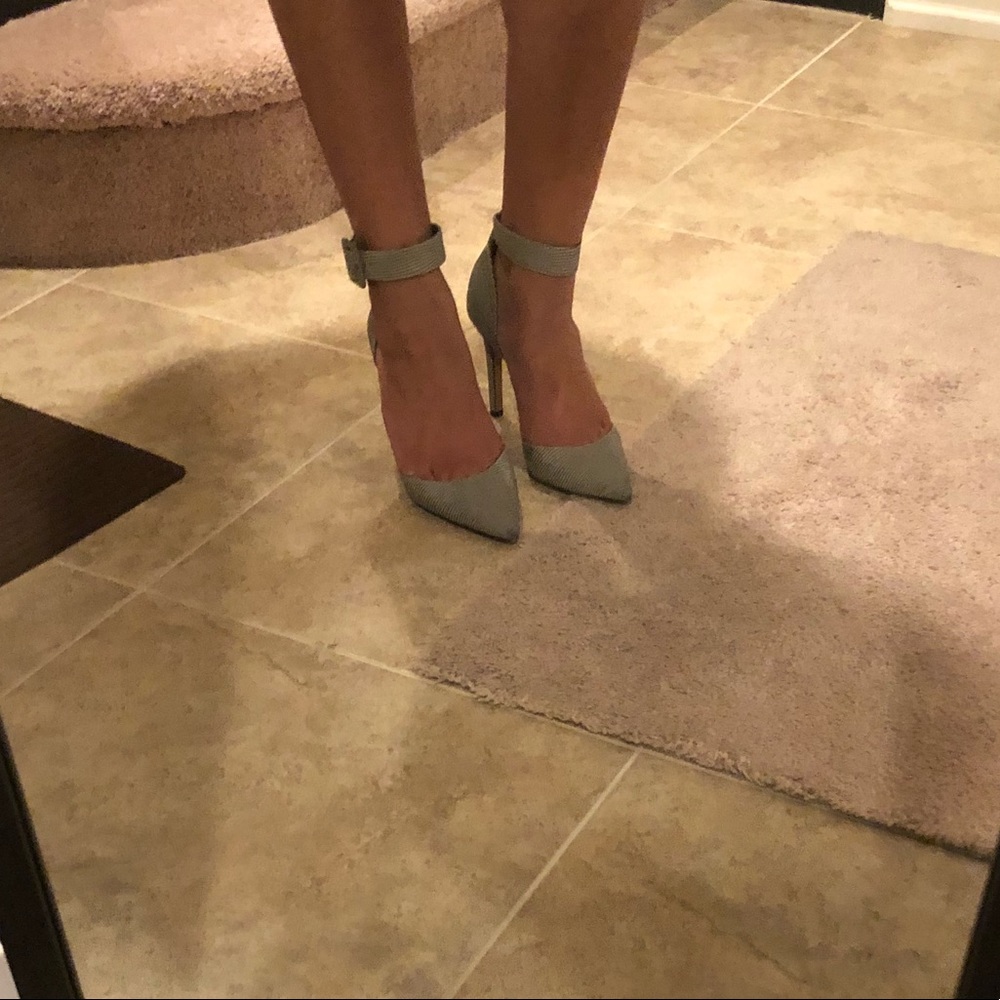 Jessica Simpson Heels 👠